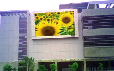 成都led顯示屏廠家:使用全彩led屏需注意哪些事項?