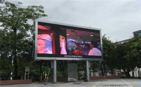 剖析成都室內全彩屏和成都戶外全彩屏的不同點