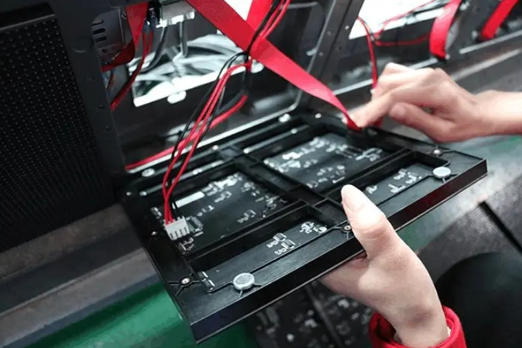 死燈、花屏、色差?成都資深工程師拆解LED屏十大故障“真兇”|成都led顯示屏